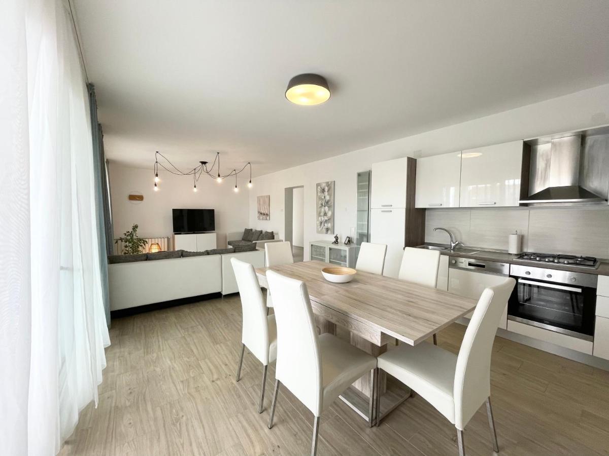 דראמליי Apartments Maja מראה חיצוני תמונה